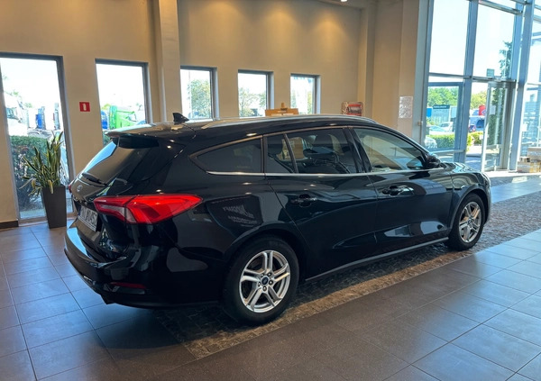 Ford Focus cena 53900 przebieg: 143000, rok produkcji 2019 z Trzebiatów małe 704